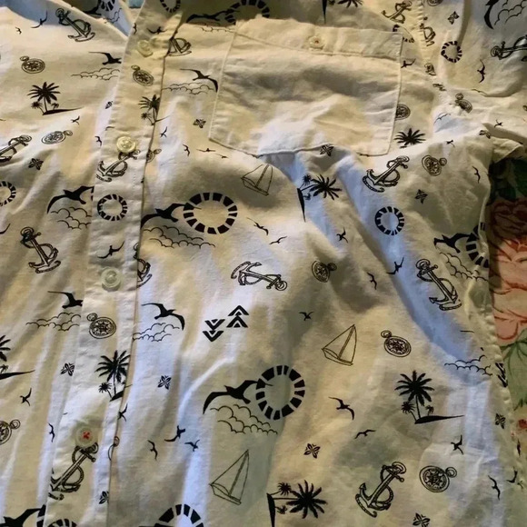 Modern Amusement Button Down Men’s Shirt Size Large Short Sleeve with Collar - Picture 6 of 13